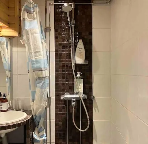 Entire Flat Located 2km From Center, Free Parking